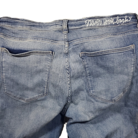 🚫SOLD🚫H&M cochella embroidered distressed jean - Picture 3 of 3